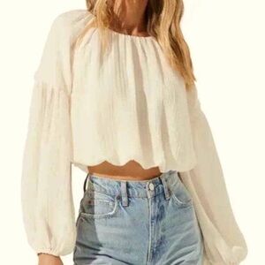 ASTR Cream Long Sleeve Crop Blouse small
